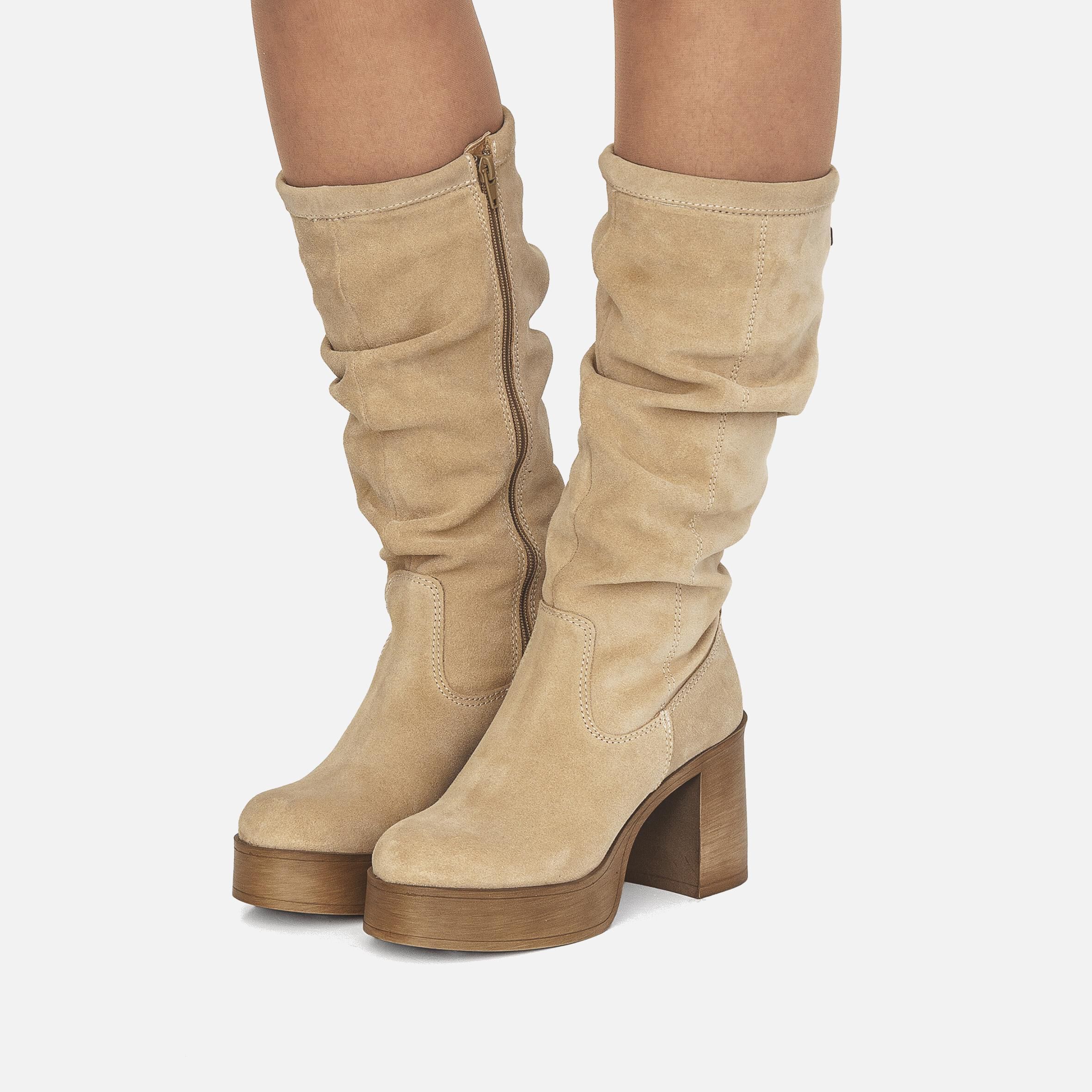 Compra SIXTIES beige 54935 Botas de tacon Mustang para Mujer